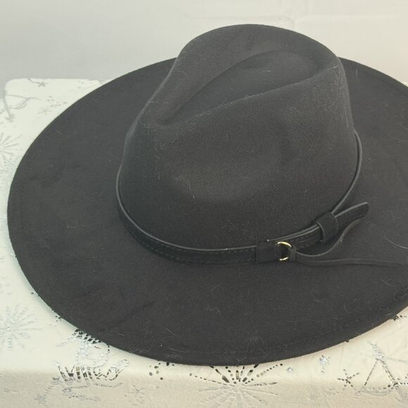 Witchwood Lily of the Valley Hat - Picture 3 of 5